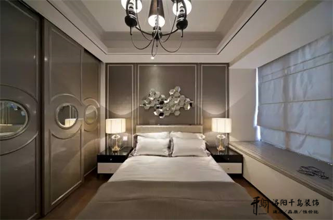 忌陳設(shè)色彩凌亂、搭配不當(dāng)、萬紫千紅