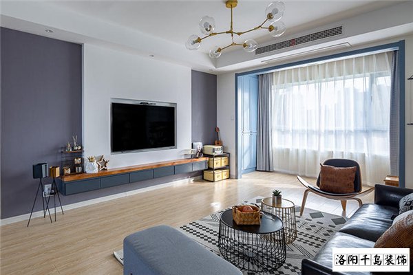 多燈頭設(shè)計(jì)，亮度更高